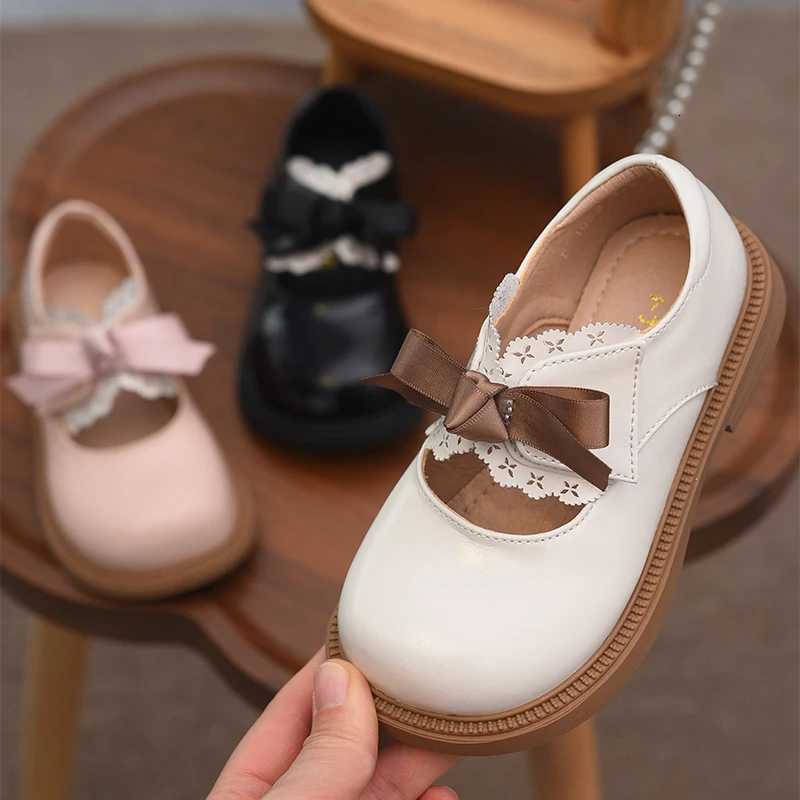 Girls Princess Shoes Girls Small Leather Shoes 2025 Spring New Childrens Shoes Genuine Leather Soft Sole Shoes Black Style ShoesT251101