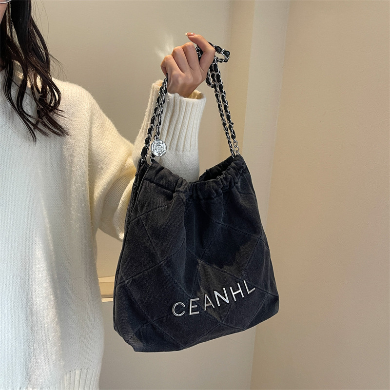 Designer Bag Designer New Denim Large Capacity Women's Dia Chain Commuter Shoulder Bag 2025 Luxury Bag