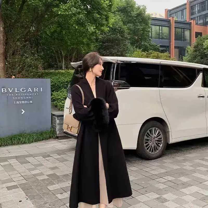2025 New Winter Warm Long Woolen Coat Women Elegant Warm Wool Blend Leisure Solid With Belt Fashion Women OuterwearT251101