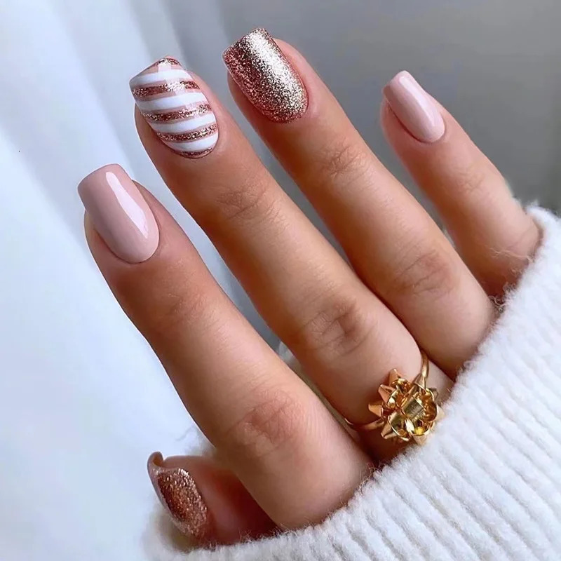 24pcs Short Christmas False Nails Glitter Sequins Snowflake Press on Nails Square Head Artificial Nail Tips Girl Christmas Gifts 251028