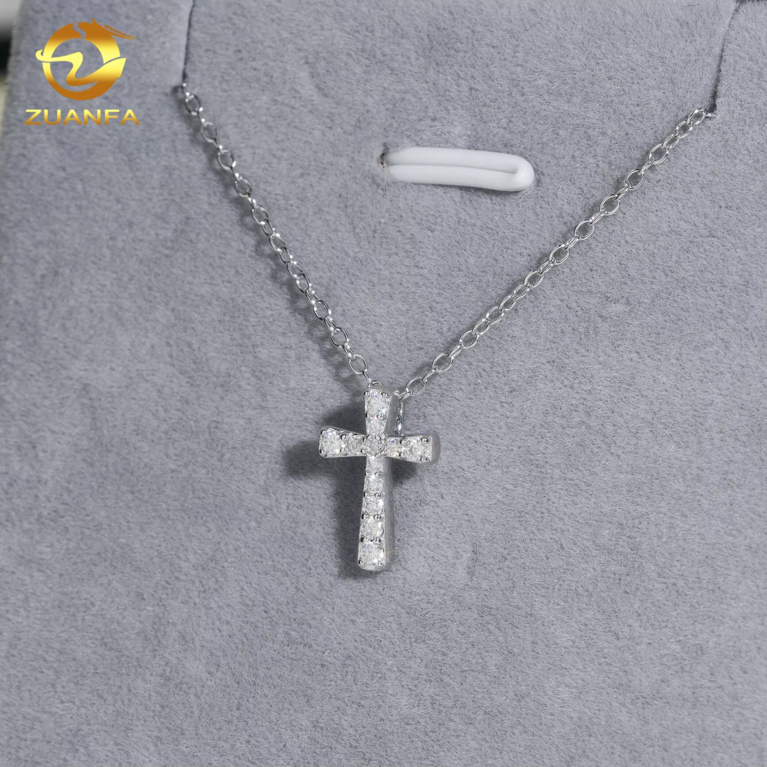 Iced Out Hip Hop 925 Silver VVS Moissanite Cross Pendant Necklace Men Women Fashion Diamond Necklaces Daily Wear