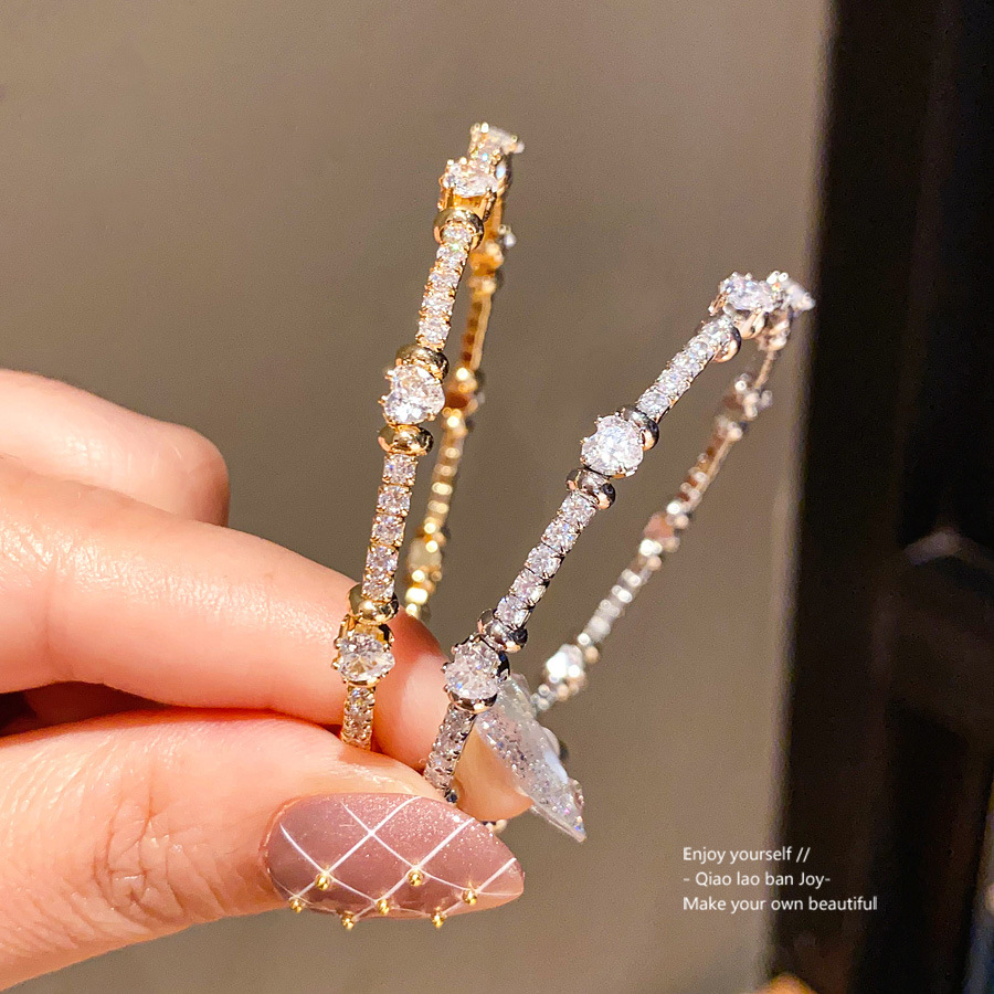 Gold Toned Rhinestone Embellished Bangle Delicate Daily Elegant Jewelry Gift For Womens High Quality And Stylish Accessory