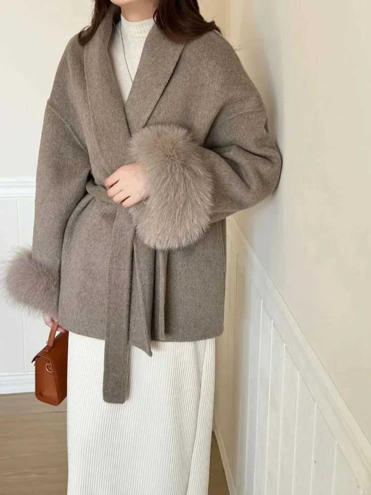 American Fashionable Vneck Lapel Furry Sleeves Laceup Longsleeved Woolen Coat Elegant Laceup Longsleeved Wool CoatT251101