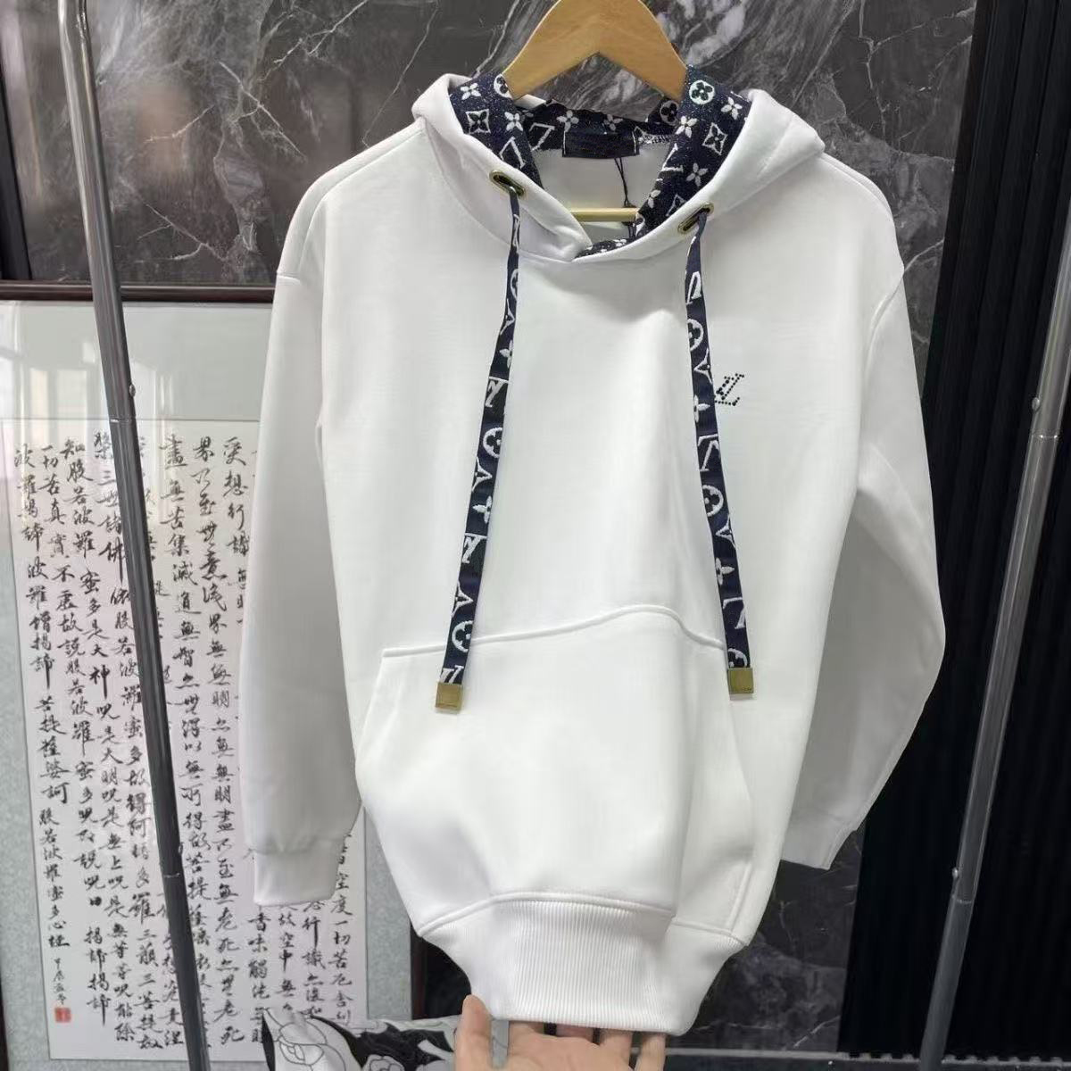 Luxury high-quality women's sweatshirt, fashionable embroidered letter women's hoodie, long-sleeve winter warm pullover hoodie, men's sweatshirt, Asian sizes M-3XL