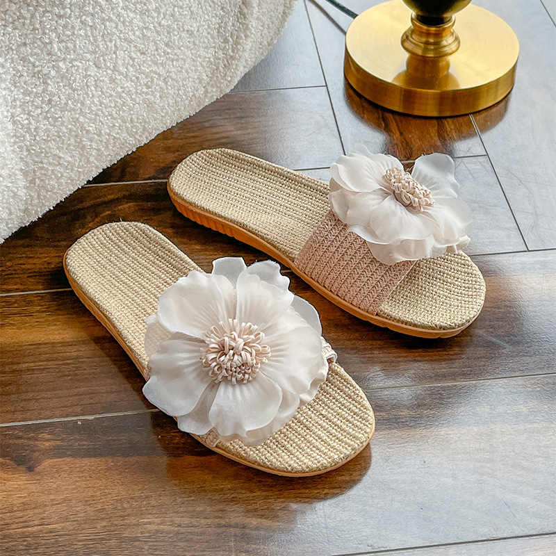 2025 spring and summer new thick soled home slippers soft soled indoor ventilated slippers flower linen slippers woman green blue
