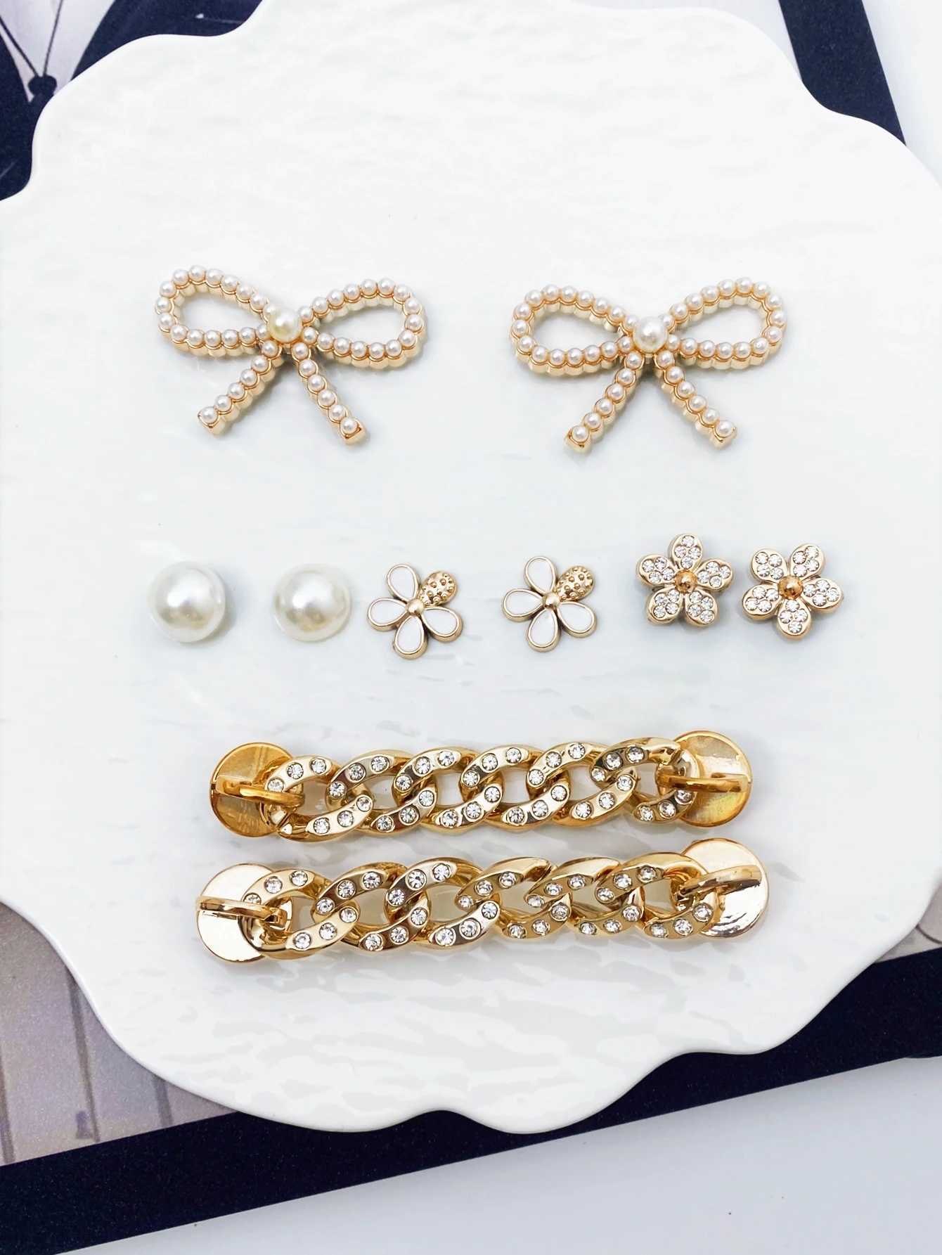 14 Crocodile Shoes (Golden Bow White Crown White Flower Gold ABS Diamd Chain) Shoe Accessories - Easy to Install and Detachable DXJ250401 - view 7