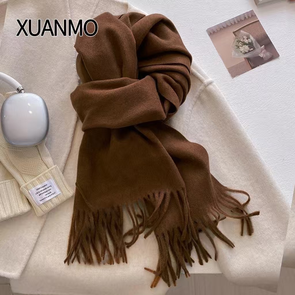 H1234 A relaxed, Korean-style, multi-functional pure cashmere warm shawl.