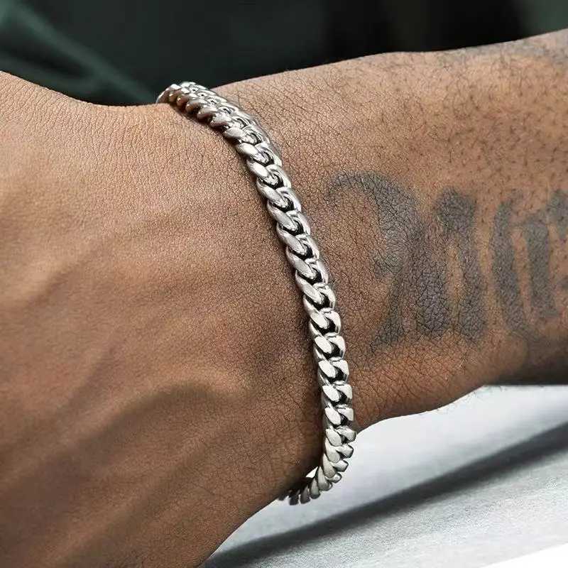 Stainless steel mens bracelet Hip Hop Cuban chain titanium steel bracelet simple jewelry fashion handmade jewelry accessories gifts Y250329