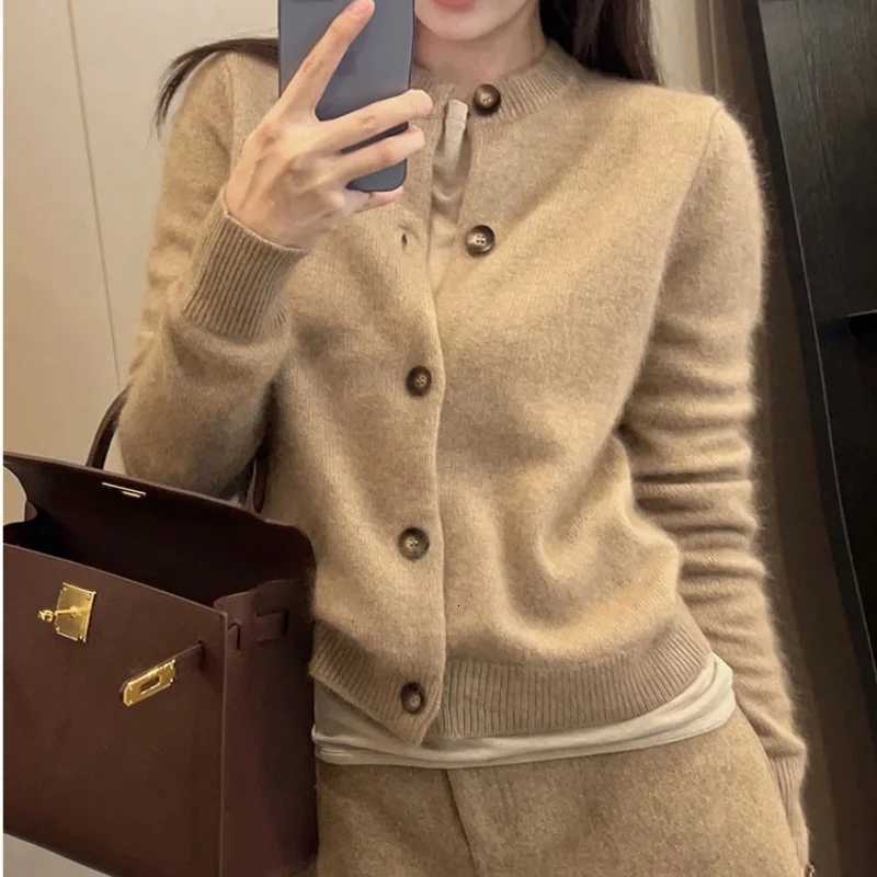 Autumn and Winter New 100 Pure Wool Cardigan Sweater Womens Knitted High Quality Oneck Womens Cashmere Coat SweaterT251101