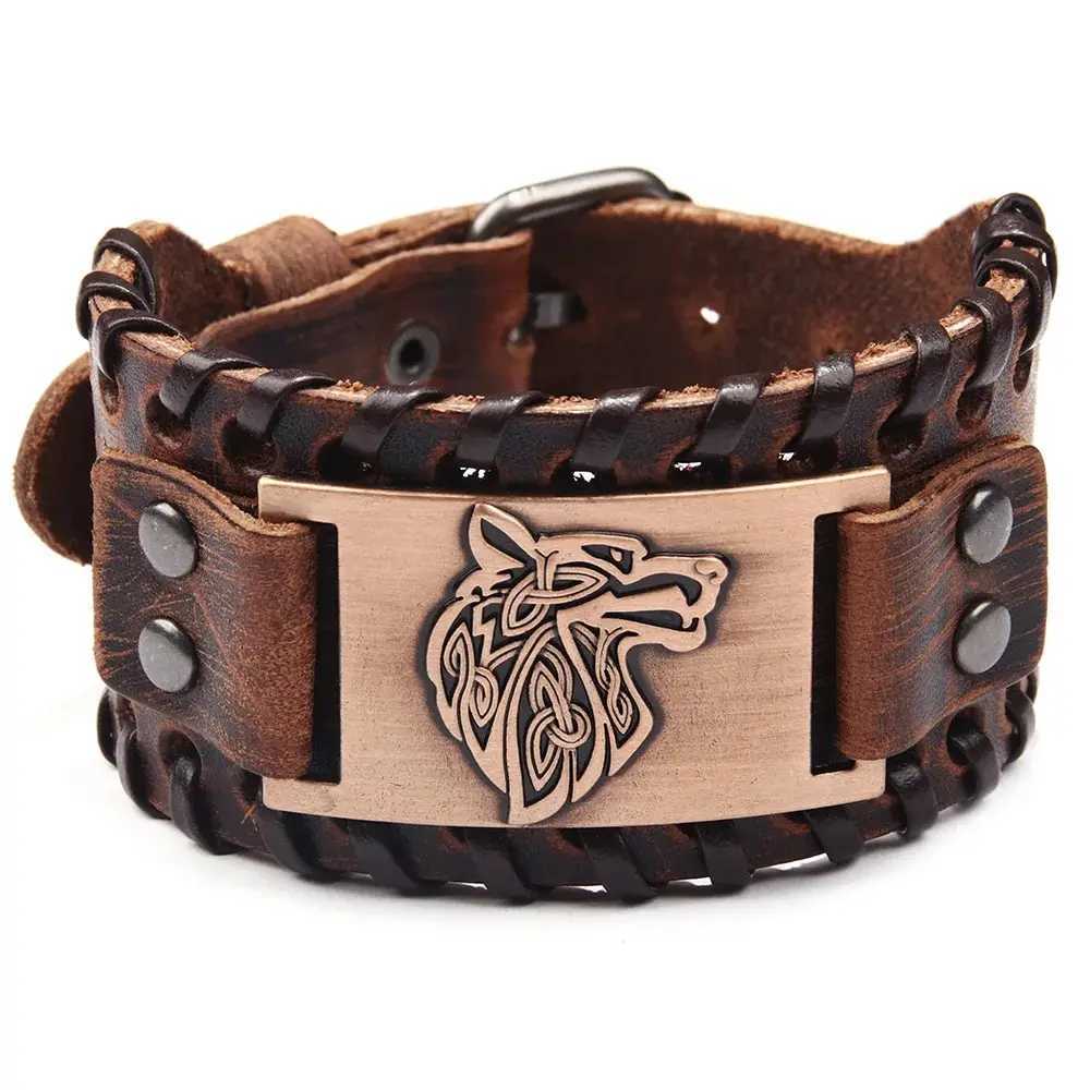 Vintage Viking leather woven bracelet for men Celtic wolf head bracelet classic animal pattern handmade jewelry accessories Y250329