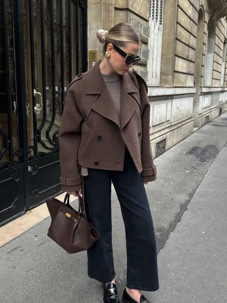 Street Womens Burgundy Woolen Overcoat With Belt Vintage Lapel Double Breasted Long Coats 2025 Autumn Winter Lady Chic OutwearT251101