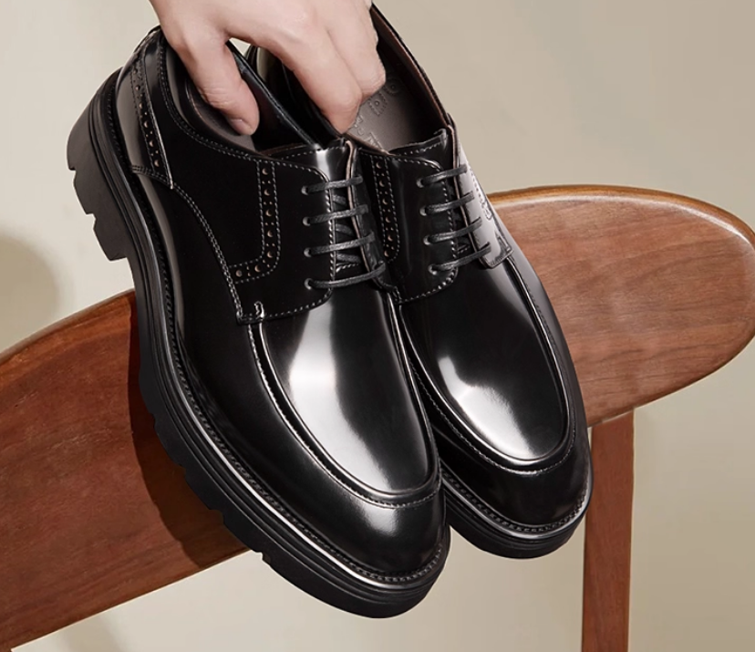 High-end handmade British casual leather shoes for men, business formal Derby shoes, genuine leather shiny surface, groom wedding