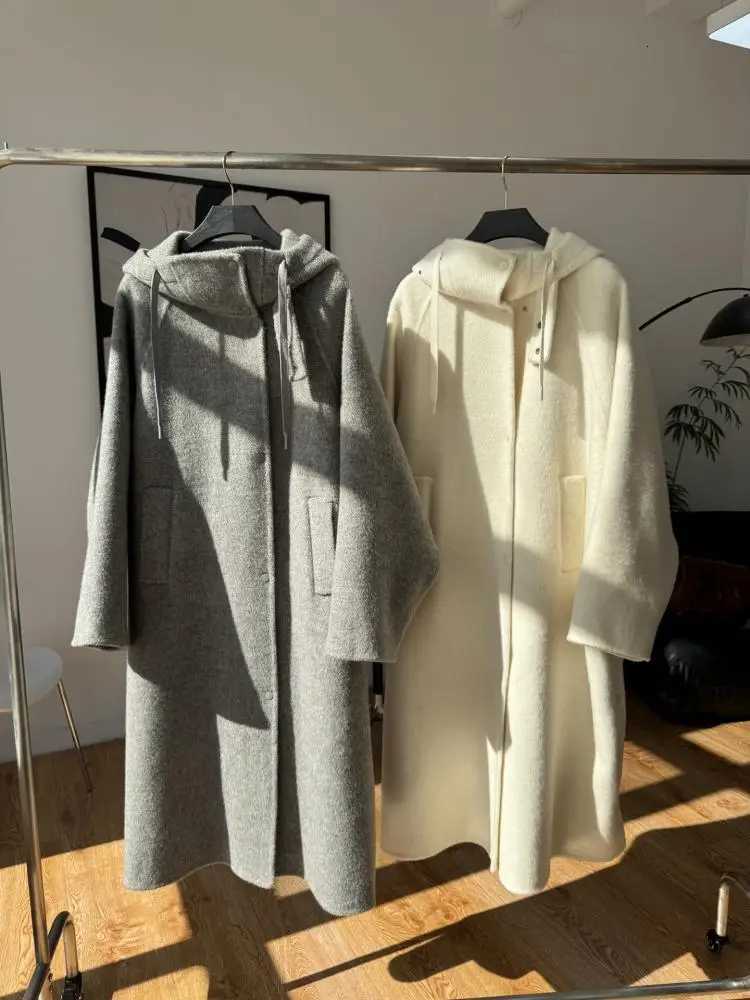 2025 Autumn And Winter HighEnd Warm Thick Hooded Lady Alpaca Woolen Blended Jackets Womens Long Loose Wool CoatsT251101