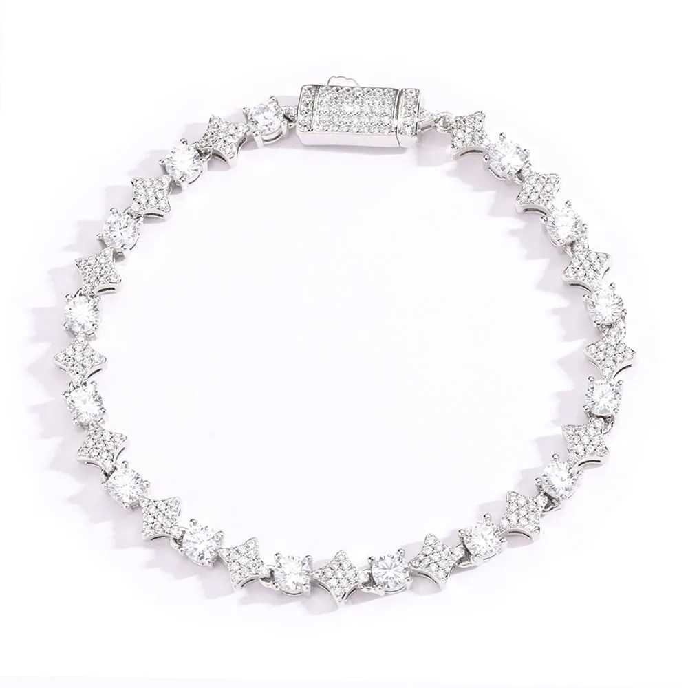 Exquisite Party Wedding Unique and Dazzling Womens Fashion Brass Jewelry Sparkling Zircon Star Tennis Bracelet Birthday Gift Y250329