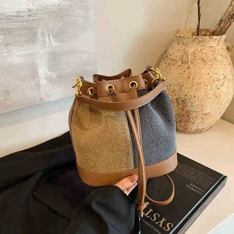 Designer Highend Niche e Shoder Bag Wen New Popar Ctra Color Crossbody Pack Splicing Handheld Bucket Bags1 Y251120