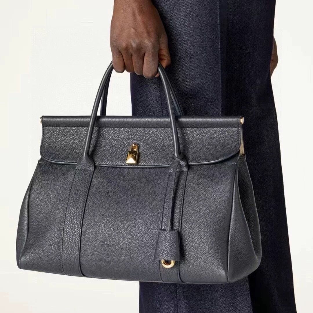 Women's Portable Cowhide Large-Capacity Tote With Single Shoulder Strap & Spacious Design