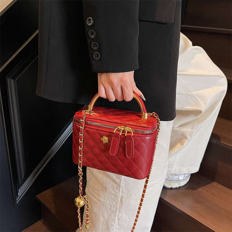 Xiaoxiangfeng Handheld Fashion Box New Luxury Quilted Crossbody for Women Classic Elegant Single Shoulder Small Square Bag
