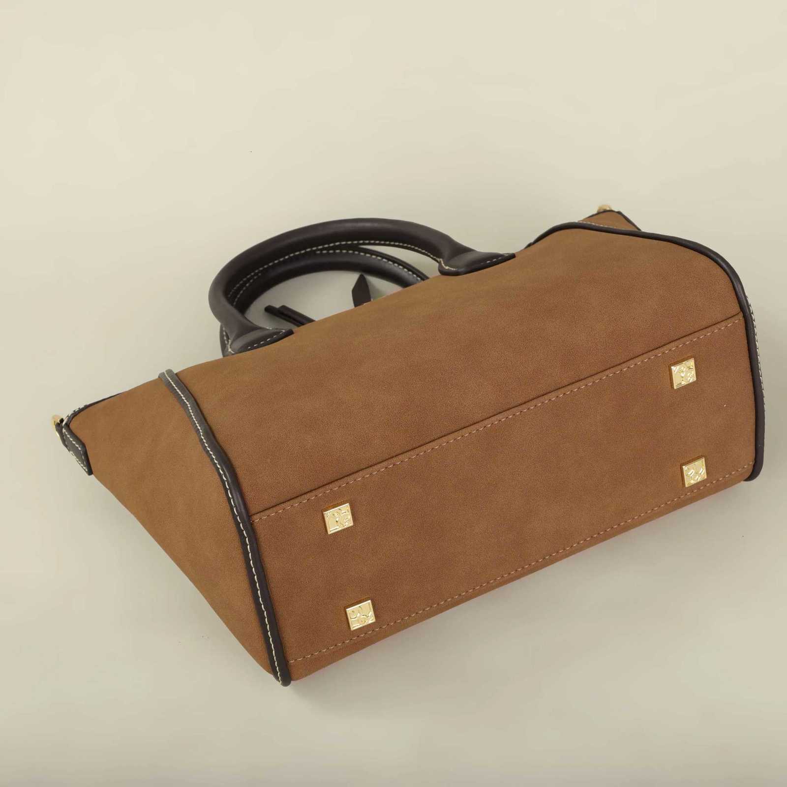 PG 2025 Luxury Tote Bags for Women High Capacity Shoulder Handbag Autumn Winter Fashion Designer Casual Shopping Bag for FemalesW251101