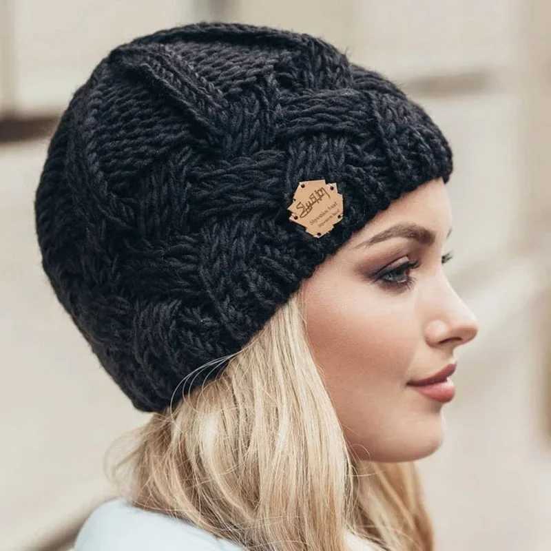 New Winter Hat for Women Knitted Korea Beanie Thick Skullies Hat Autumn Outdoor Warm Streetwear Caps Red Black WhiteXJ251101