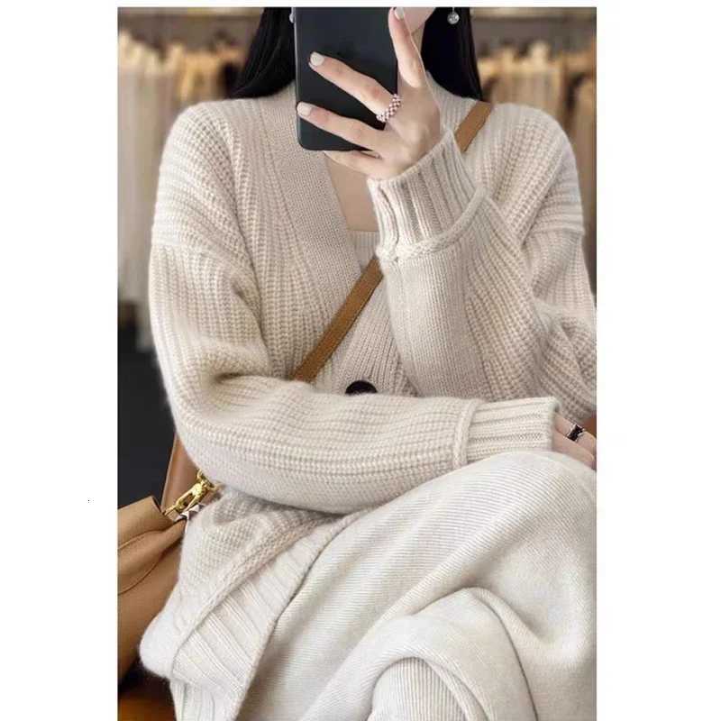 AutumnWinter Gentle Style Vneck Cardigan Loose Long Sleeve Women Sweater Casual Knitted Shirt Fashion Solid Coats with PocketsT251101