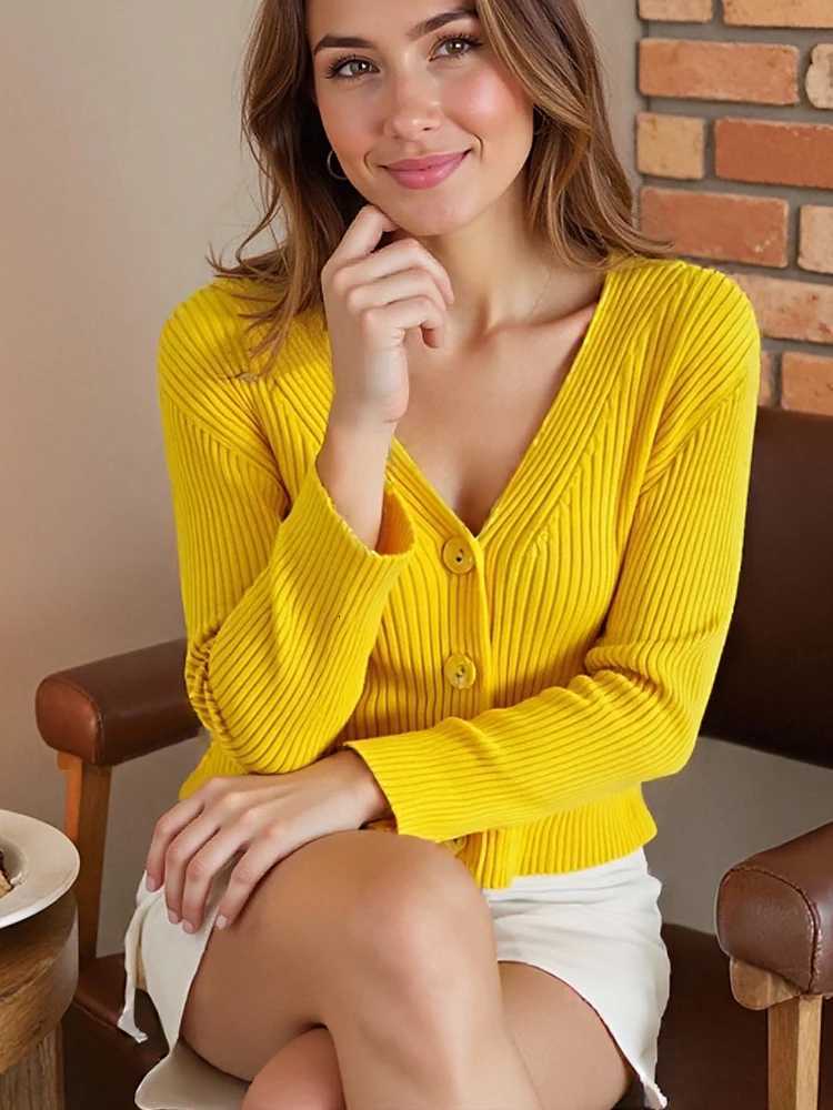 Autumn Long Sleeve Knitted Short Cardigan Winter Casual Loose V Neck Bottons Sweater Coat Women Elegant Solid Color SweaterT251101