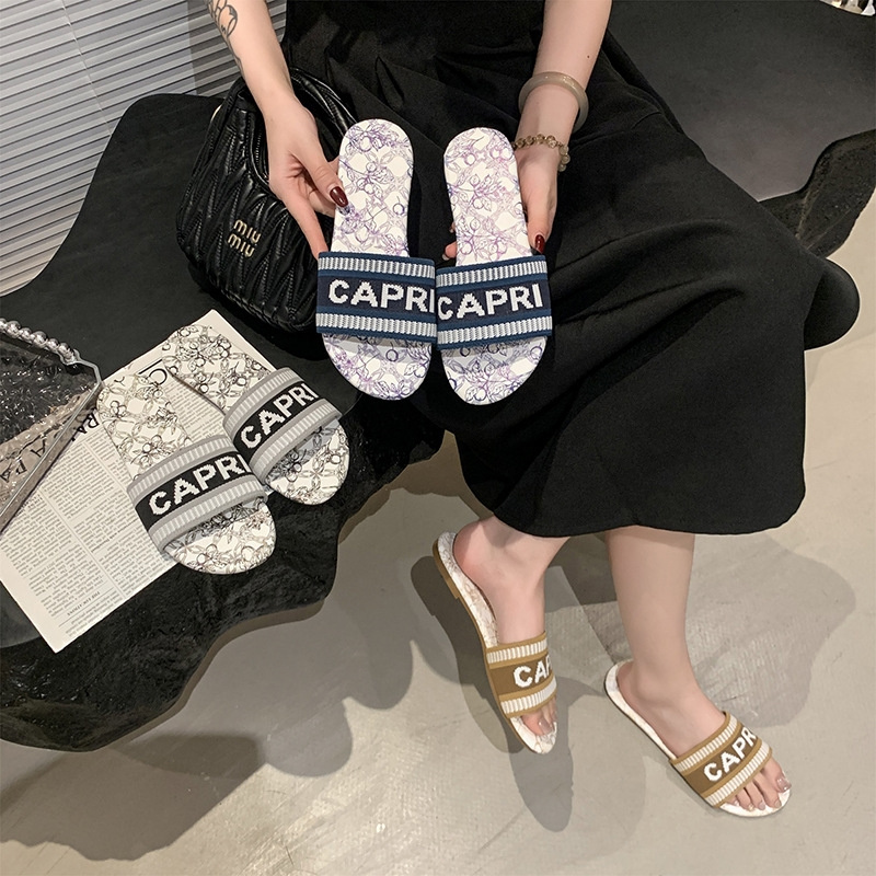 Designer slippers free shipping 2025 new women's fashionable casual embroidered letter beach sandals daily wear outdoor