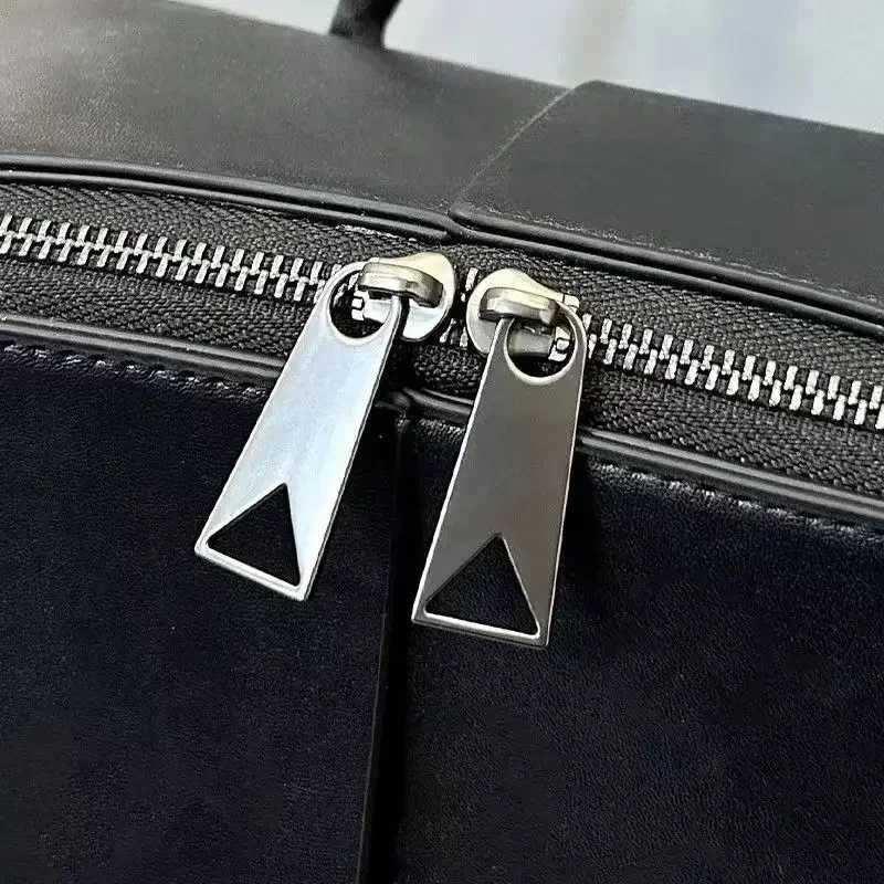 Genuine Leather Men Woven Backpacks Real Natural Leather Student Backpack Boy Luxury Weave Cputer Laptop Bag Y251101