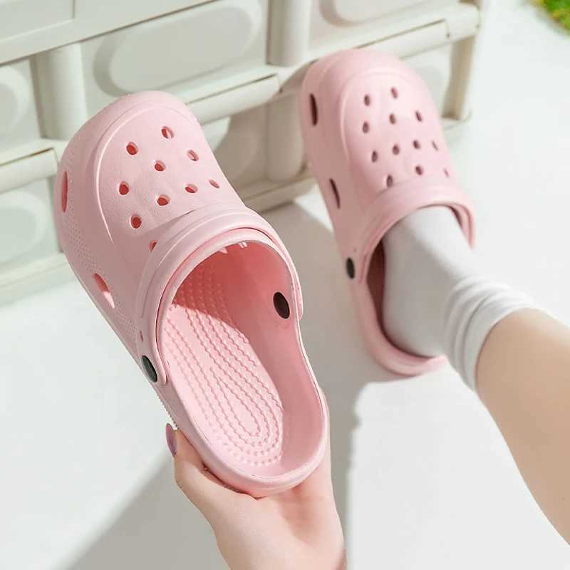 Summer womens sandals casual EVA lightweight outdoor womens shoes anti slip thick soled beach shoes casual garden shoesXJ250401