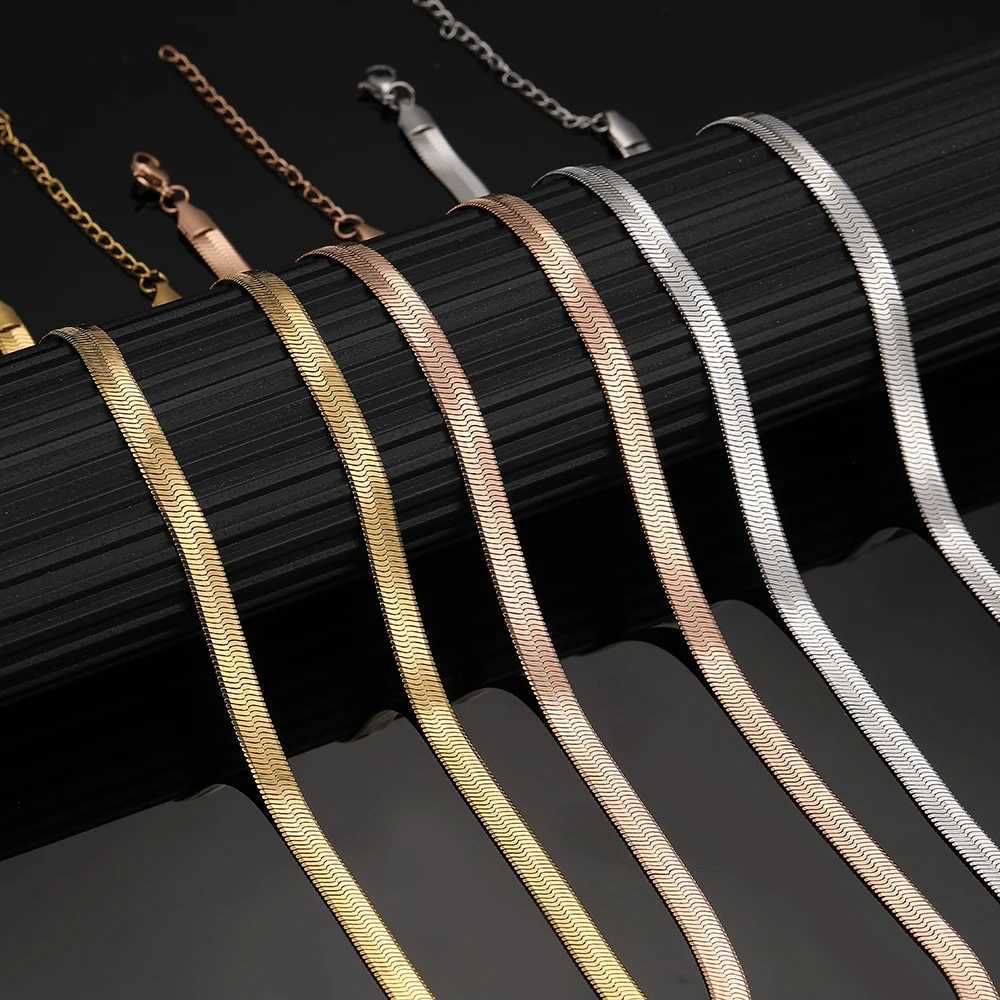 Stainless Steel Necklaces Herringbone Blade Snake Chain Light Luxury Unisex Clavicle Choker Men Necklace For Women Jewelry GiftsC250407