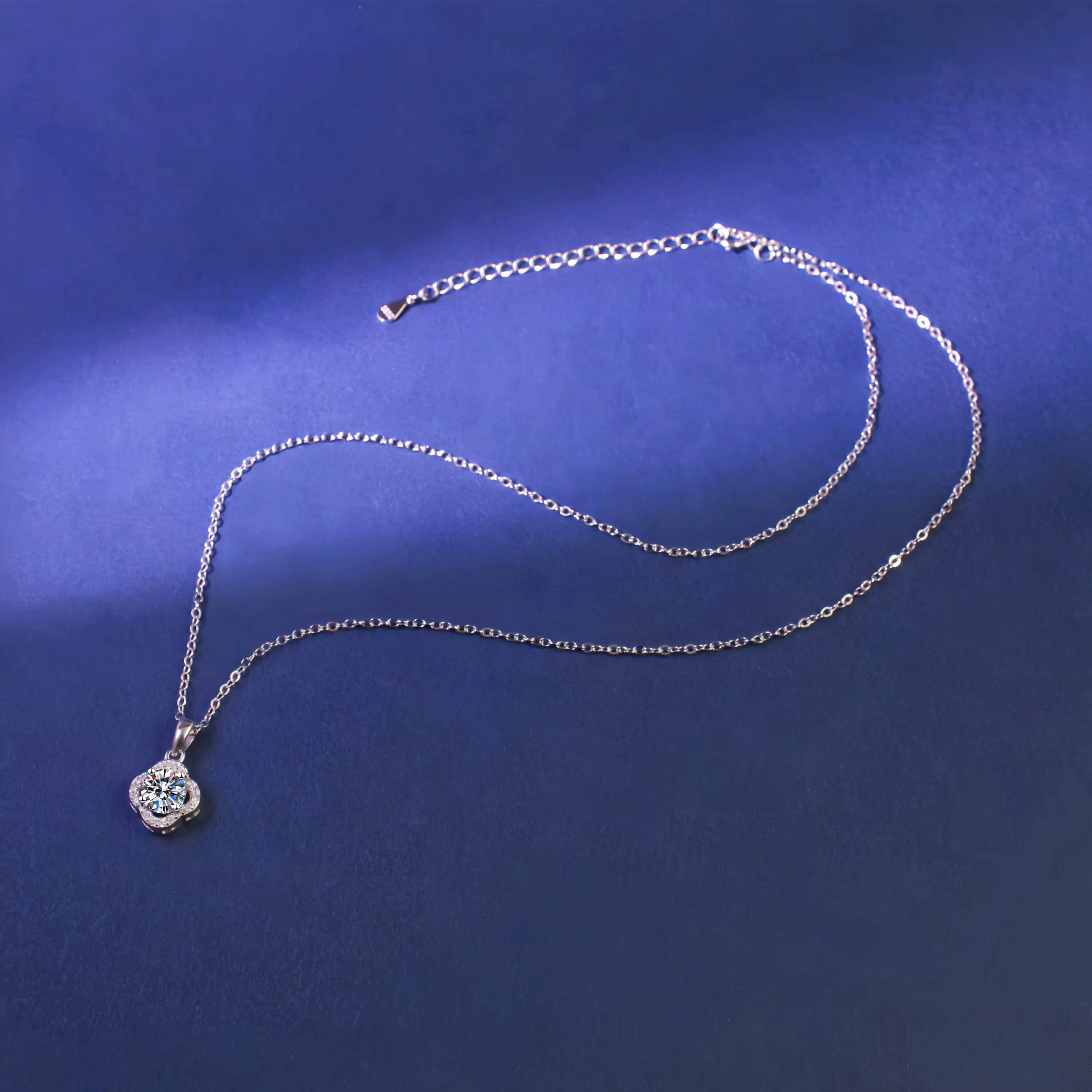 Factory Wholesale S925 Sterling Silver FourLeaf Clover Mosan Necklace Fashion Temperament