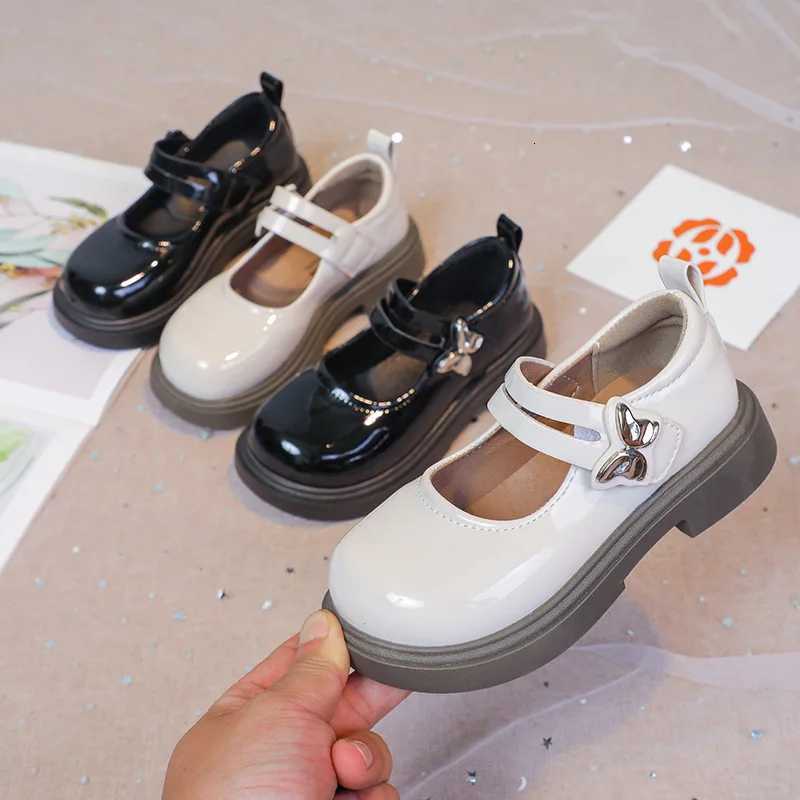 New Girl Shoes Fashion Simple Versatile Child Shoes Anti Slip Soft Sole Comfort Sandals Casual Retro Classic Princess Shoe 2025T251101