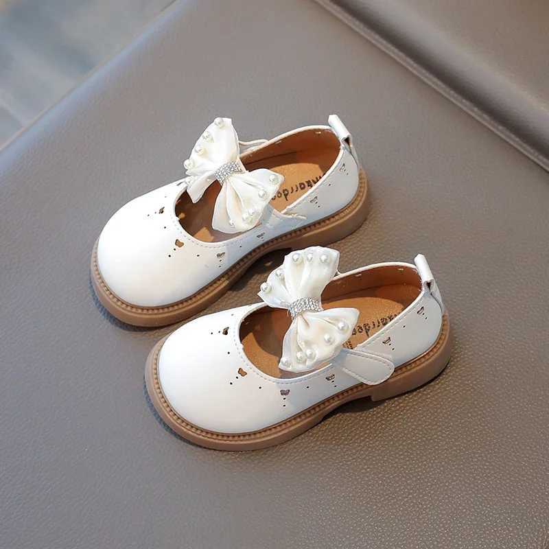 Little Girls Party Dress Shoes for Wedding Princess Sweet Kids Mary Janes Flats Cutouts with Bowknot Rhinestone Leather ShoesT251101