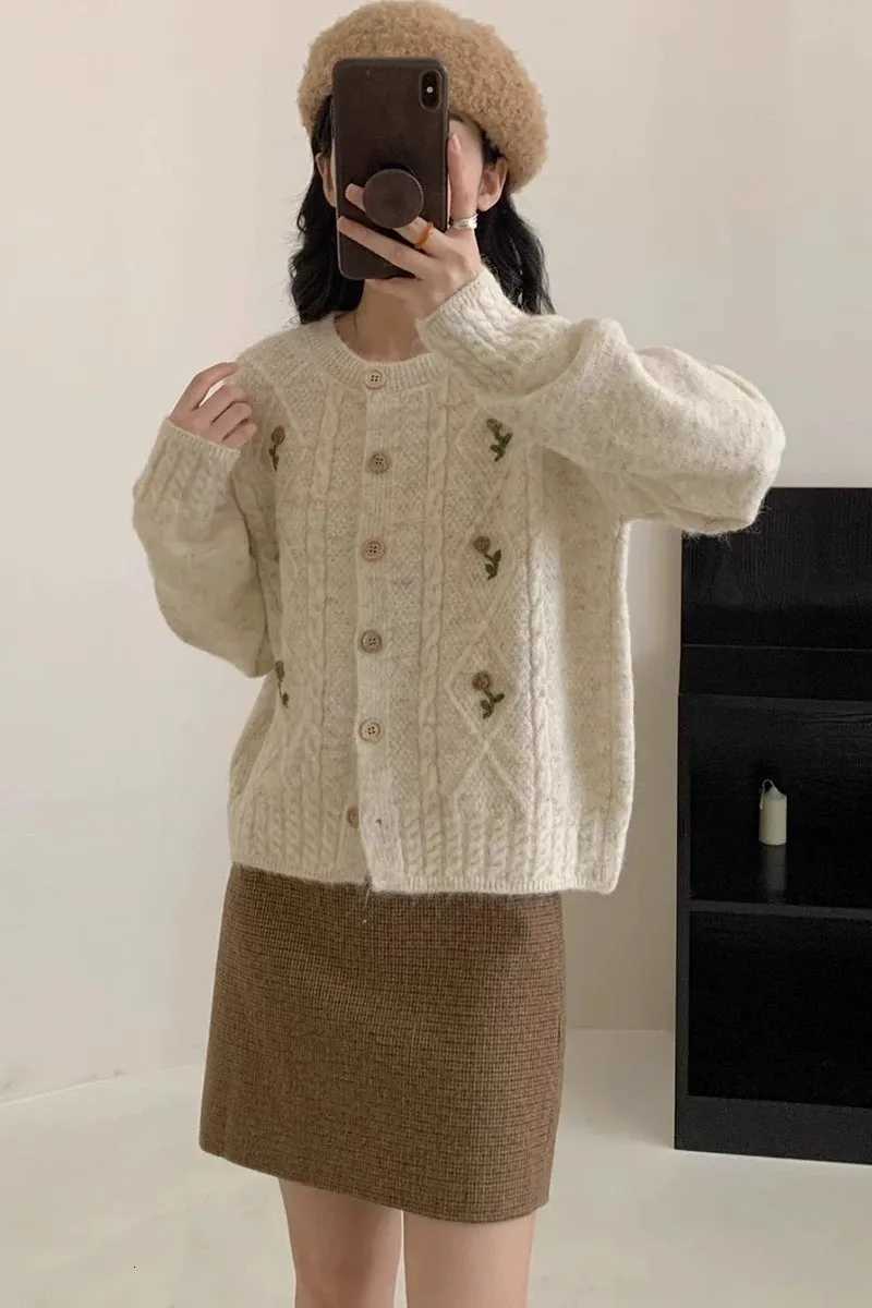 Women Cardigan Sweater Chic Vintage Flower Embroidery Knitted Sweater Autumn Winter Singlebreasted Top Sweet Preppy StyleT251101