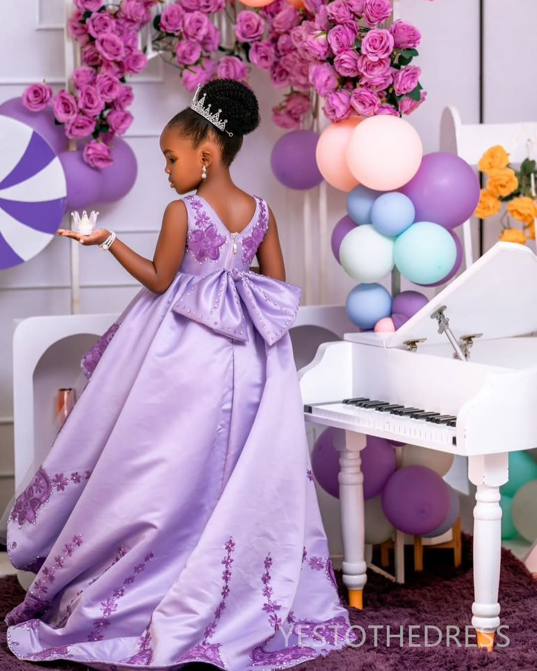 2025 Aso Ebi Purple Flower Girl Dresses Children Birthday Dress Illusion Halter Rhinestones Beaded Lace Tiered Tulle Princess Queen Ball Gown For Marr