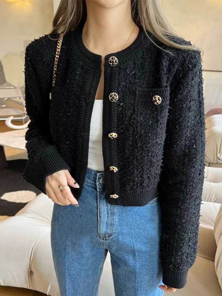 2025 Autumn Winter Casual Short Cardigan Women Knitted Coats Fashion Female Long Sleeve Knit Sweater Pocket Crop Tops CardigansT251101