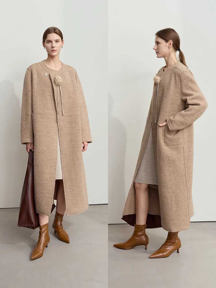 AMII Minimalist 2025 Winter New 100 Woolen Coat for Women Round Neck Removable Corsage Female Loose Commuter Outerwear 12444013T251101