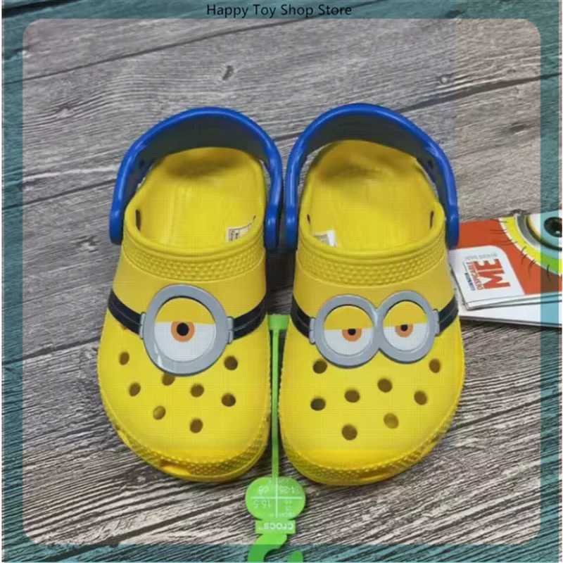 Miniso Minions Cave Sandals Stuart Dave Slippers Sandals Kaii Anime Family Beach Shoes Summer Childrens Sandals Drainage Gifts W250401
