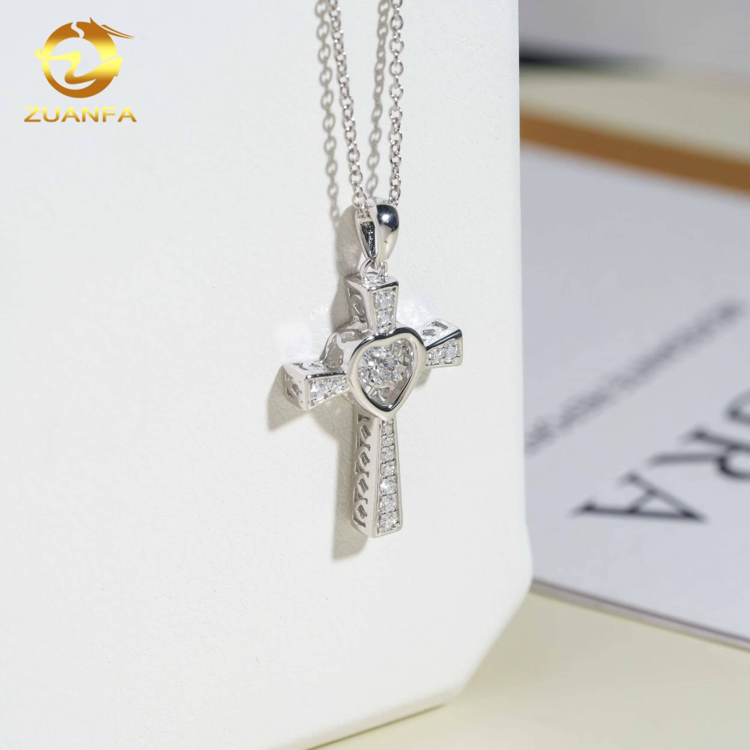 Iced Out Jewelry 925 Sterling Silver Fashion Women Moissanite Cross Pendant Necklace Diamond Hip Hop Necklace Best Gift