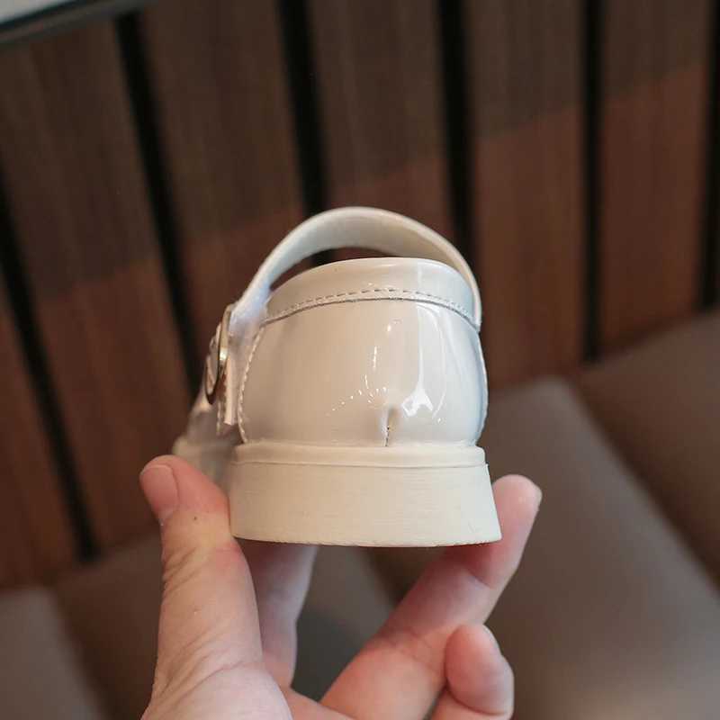 Girls Cute Performance Shoes 2024 New Childrens Princess Leather Shoes with Simple Pearl Chain Kids Casual Moccasin Soft SweetT251101