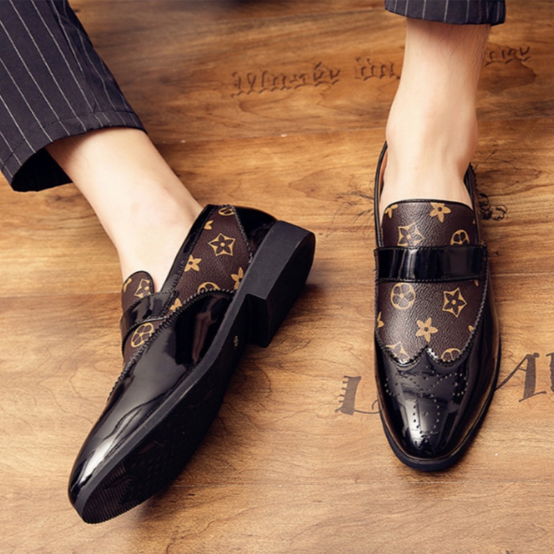 Bestseller New Arrival Fashion Large Size 38-48 Mens Shoes Versatile Breathable Perforated Pointed Toe Business Dress Buckle Strap Casual Shoes