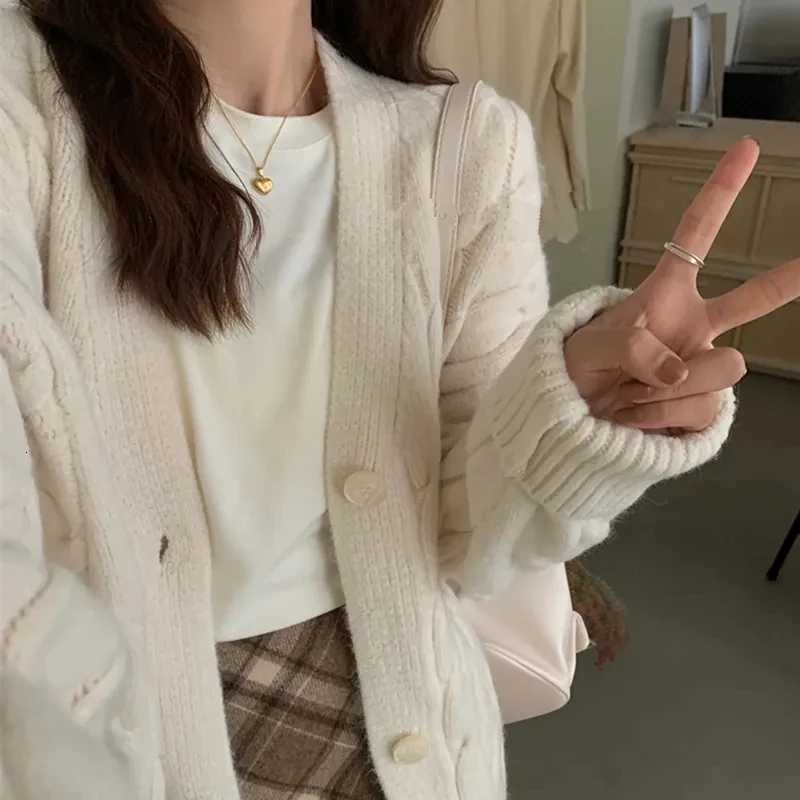 Korean Fashion Female Red Knitted Cardigan Sweater Lazy Wind Loose Cardigans Coat Spring Autumn Casual Thicken Sweater JacketT251101