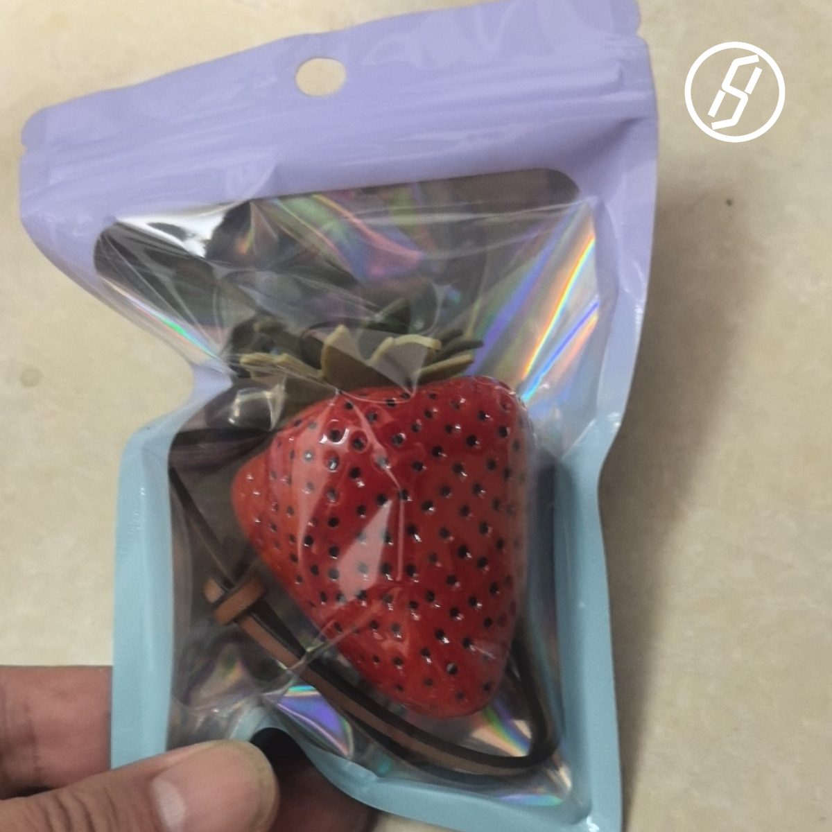 Simulated Strawberry Charm Keychains Light Luxury Bag Accessories - Cute Fruit Pendant for Purse or Backpack Z260130