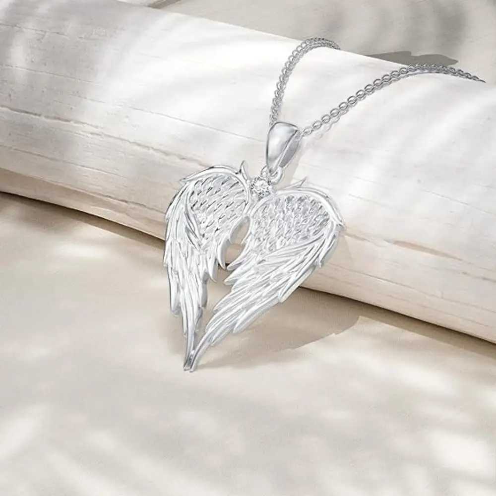 Fashionable and Smart Angel Wings Heart Shape Pendant Necklace Shining Rhinestone Decoration Childrens New Trendy Necklace 2023C250407