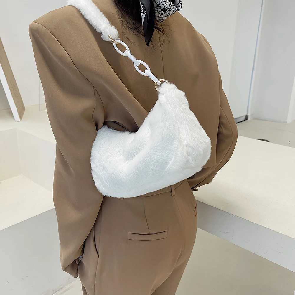 Women Winter Plush Shoulder Bag Casual Chain Small Underarm Pouch Vintage Designer Luxury Handbags Retro Fluffy Soft Armpit BagW251101