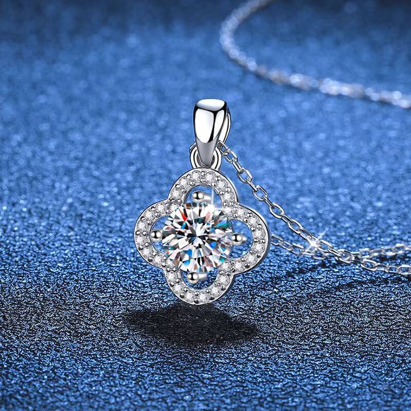 S925 Sterling Silver 1 Ct D Color Moissanite Pendant Necklace Classic Clover Clavicle Chain Rhodium Wedding Gift