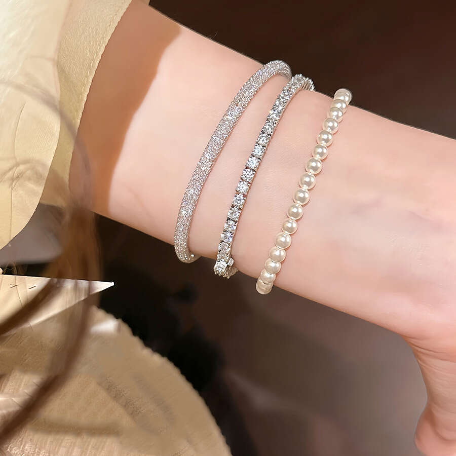 European and American Style Grid Zircon Twisted Vintage High-end Feel Bracelet Light Luxury Simple Fashion Personality Jewelry for Women