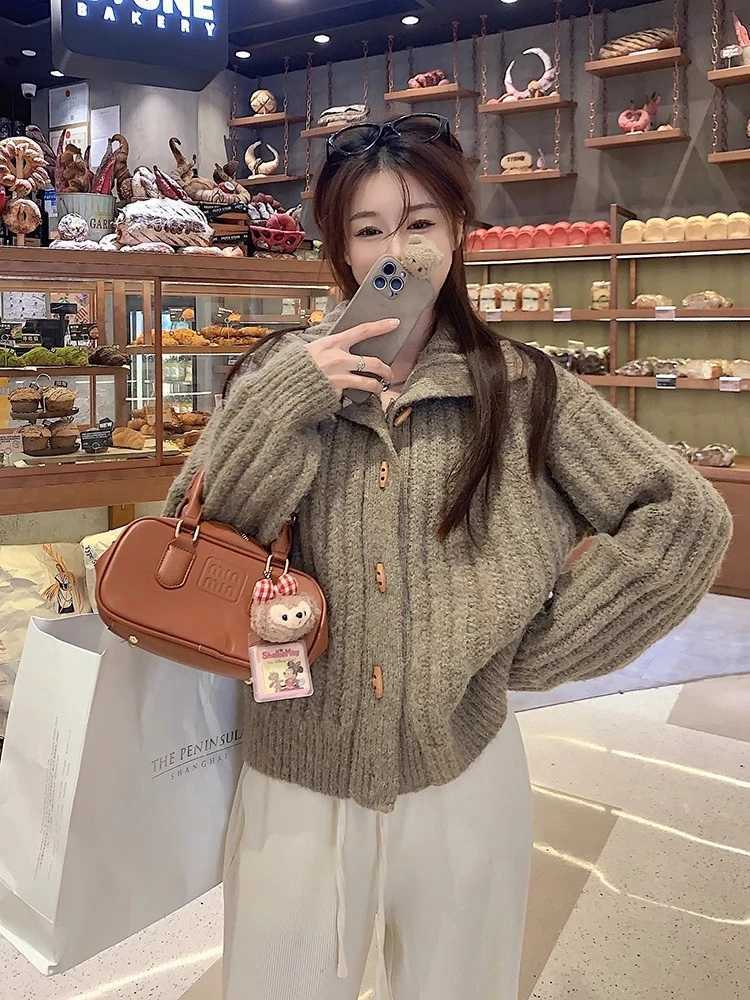 Vintage Horn Buckle Turtleneck Sweater Cardigan Jacket Winter Womens Elegant Loose Thickened Knitted TopT251101