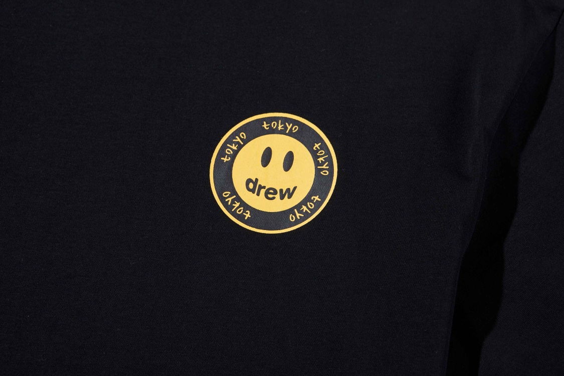 DREW HOUSE Smiling Face Limited to Tokyo Japan Tshirt Mens Clothing Black T-shirts Drew