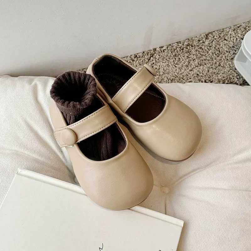 2024 Fashion Girls British Style Leather Shoes Spring New Korean Version Shallow Mouth Soft Sole Childrens Casual Single ShoesT251101