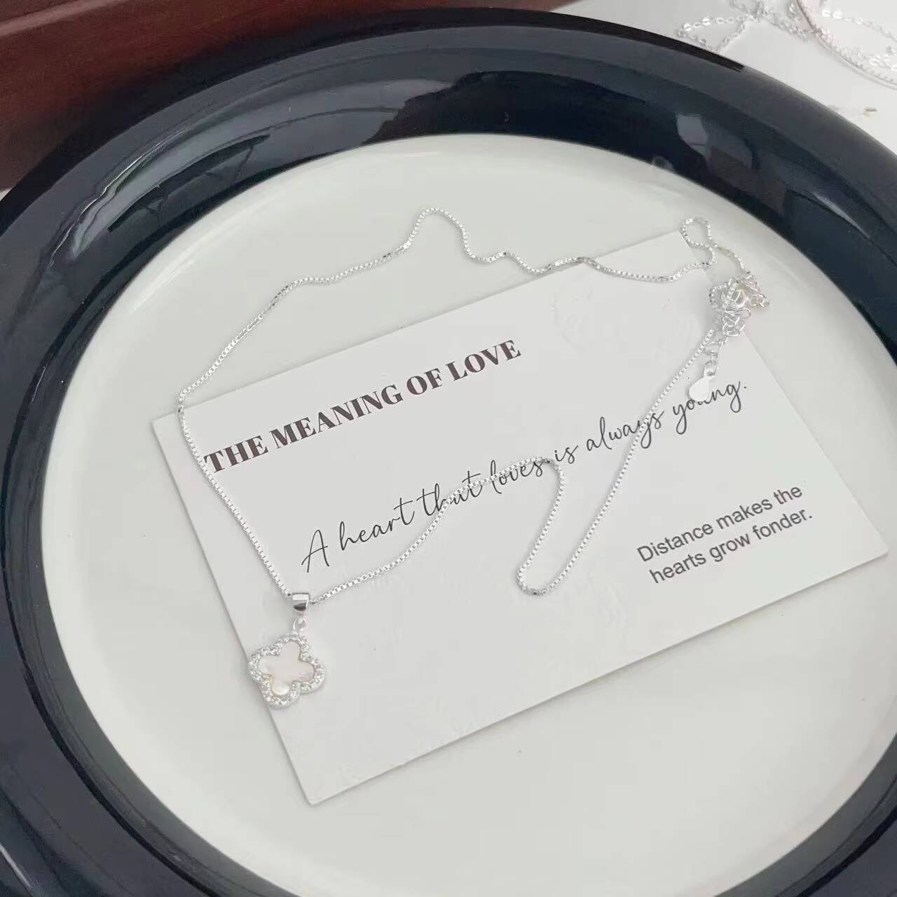 Fashion Fortune Grass Premium DoubleSided Clover Pendant Sterling Silver Necklace for Ladies for Weddings Engagements